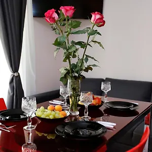 https://deluxe-2-studios-city-center.varna-hotels.com