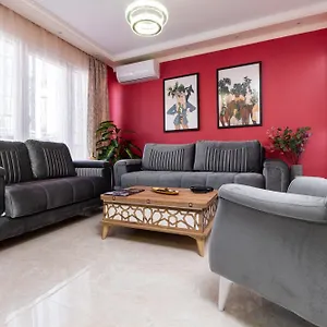 https://city-center-charm-2br-apartment.plovdiv-hotels.com